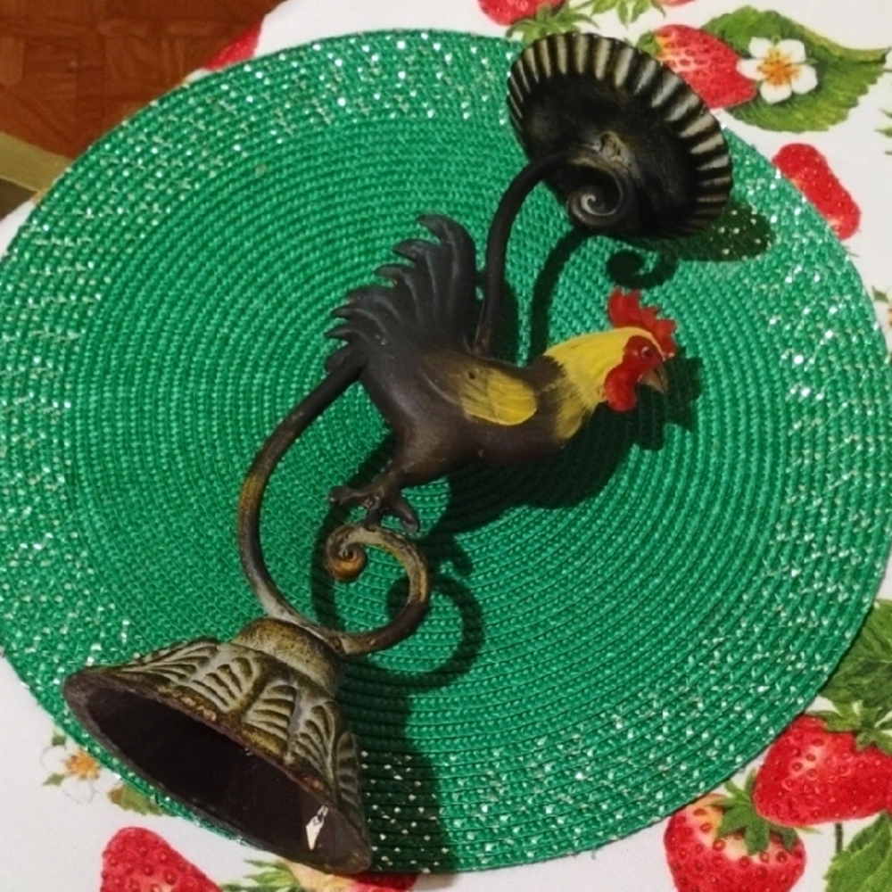 COLLECTIBLE CAST IRON RUSTIC ROOSTER CANDLE WAX HOLDER